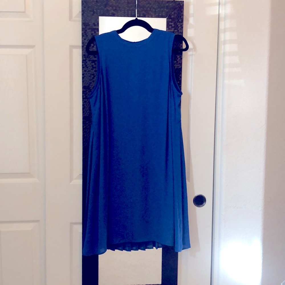 DR2 Blue Dress Size L. Pleated back